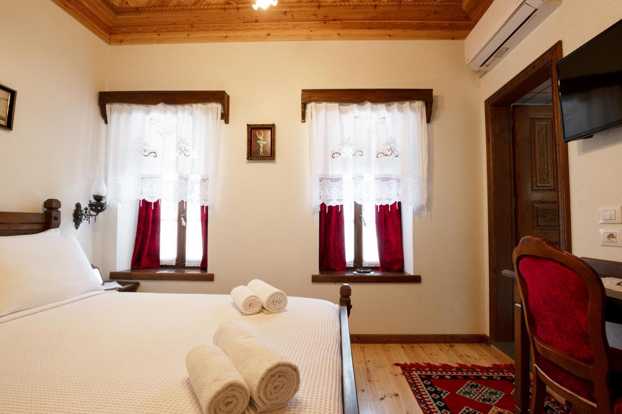 Hotel Muse'e Gjirokastër Buitenkant foto