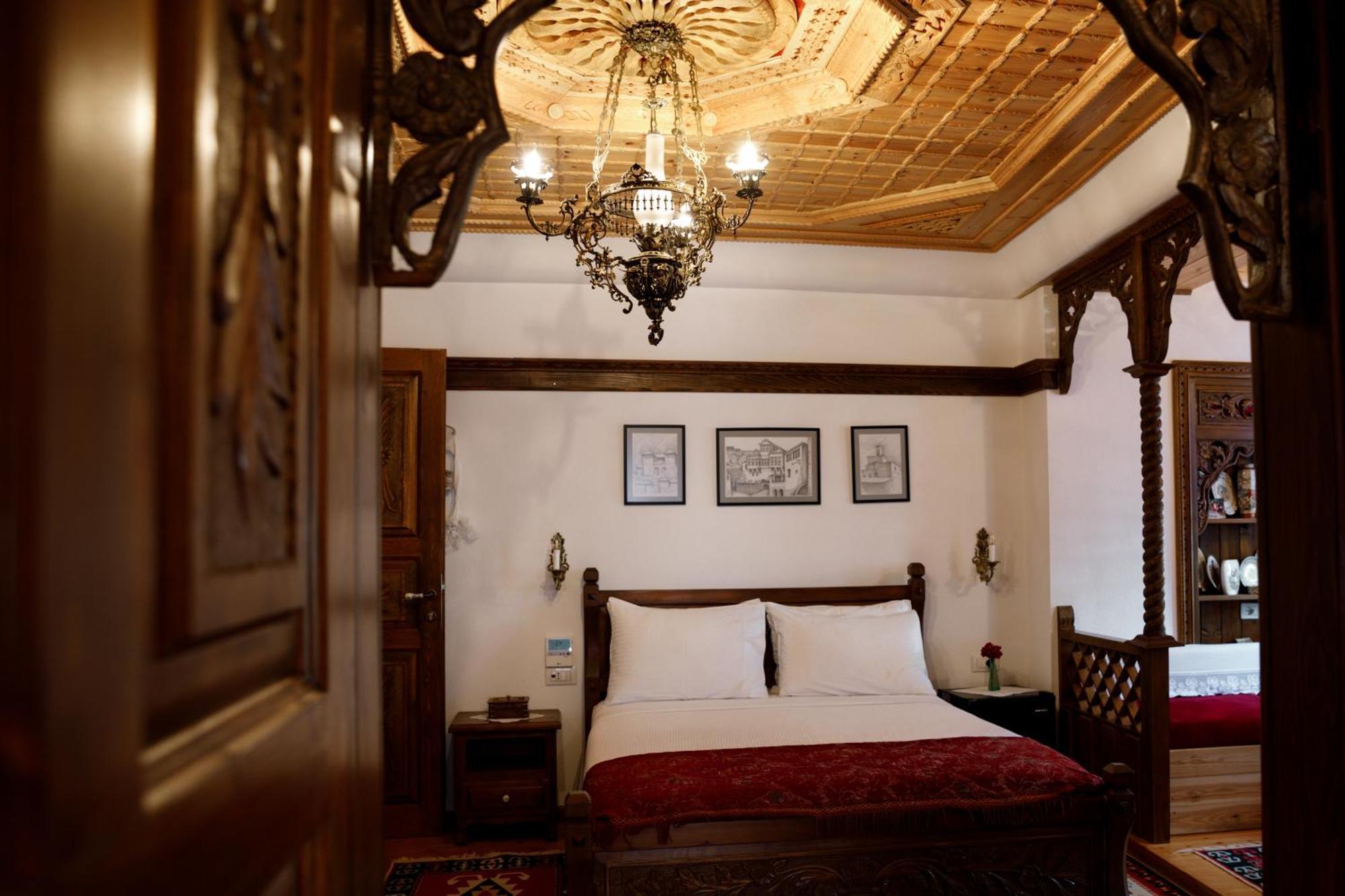 Hotel Muse'e Gjirokastër Buitenkant foto